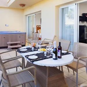 Apartment Malibu Mansions By The By Alfresco, El Faro